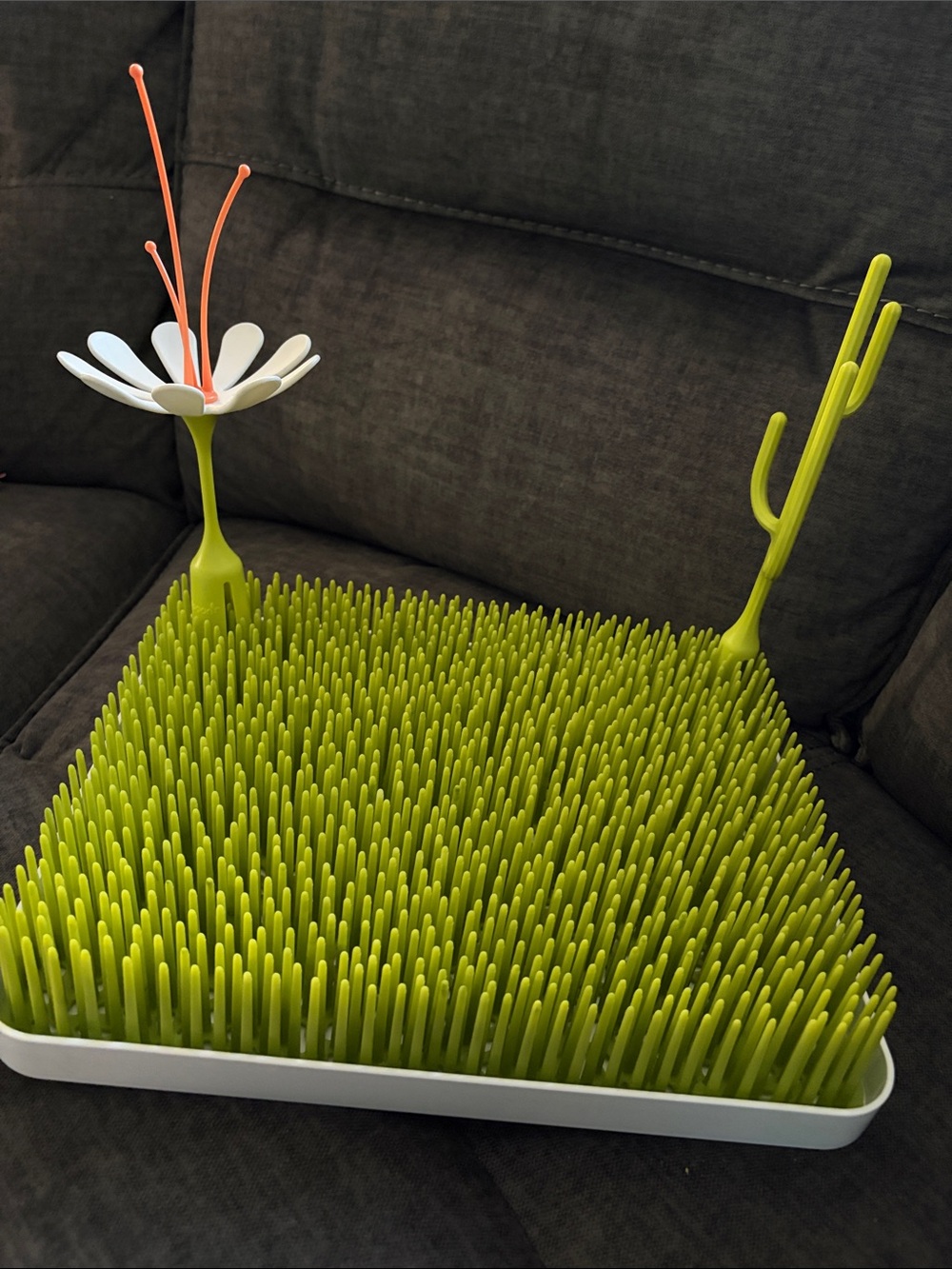 boon Green Baby Bottle Drying Rack with Flower and Cactus Accessories